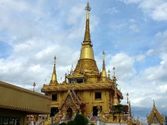 Phra Chulamanee Chedi in Nakhon Sawan